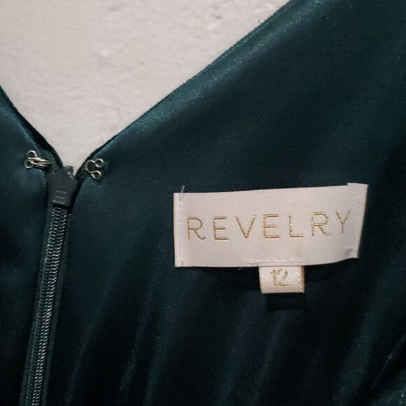 Revelry Dawson Crushed Velvet Ruched Gown in Emerald Green Size 12 - Picture 9 of 16